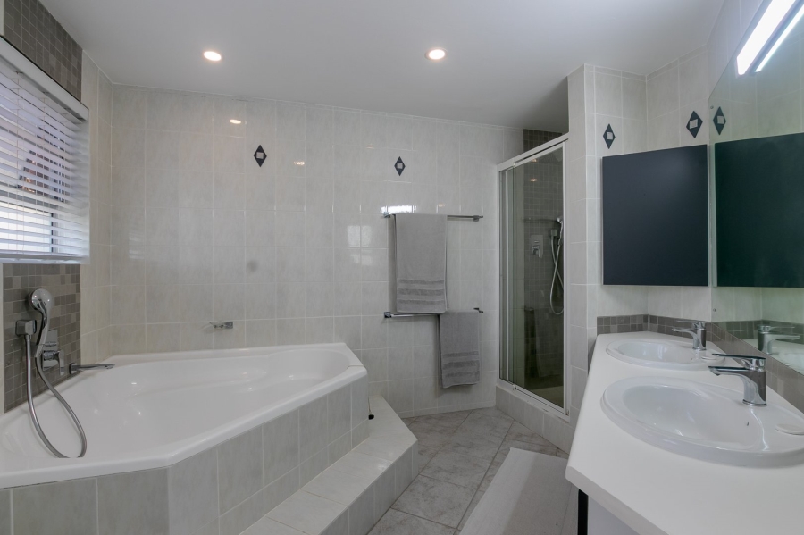 3 Bedroom Property for Sale in Wilderness Central Western Cape